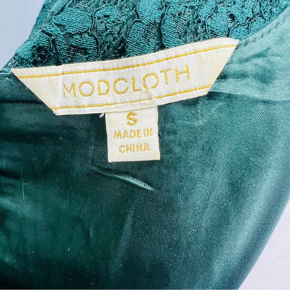 MODCLOTH Green Floral Lace Bell Sleeve Dress Size Small - Picture 14 of 16